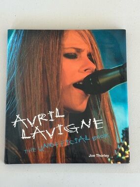Avril Lavigne The Unofficial Book - Photo Cover